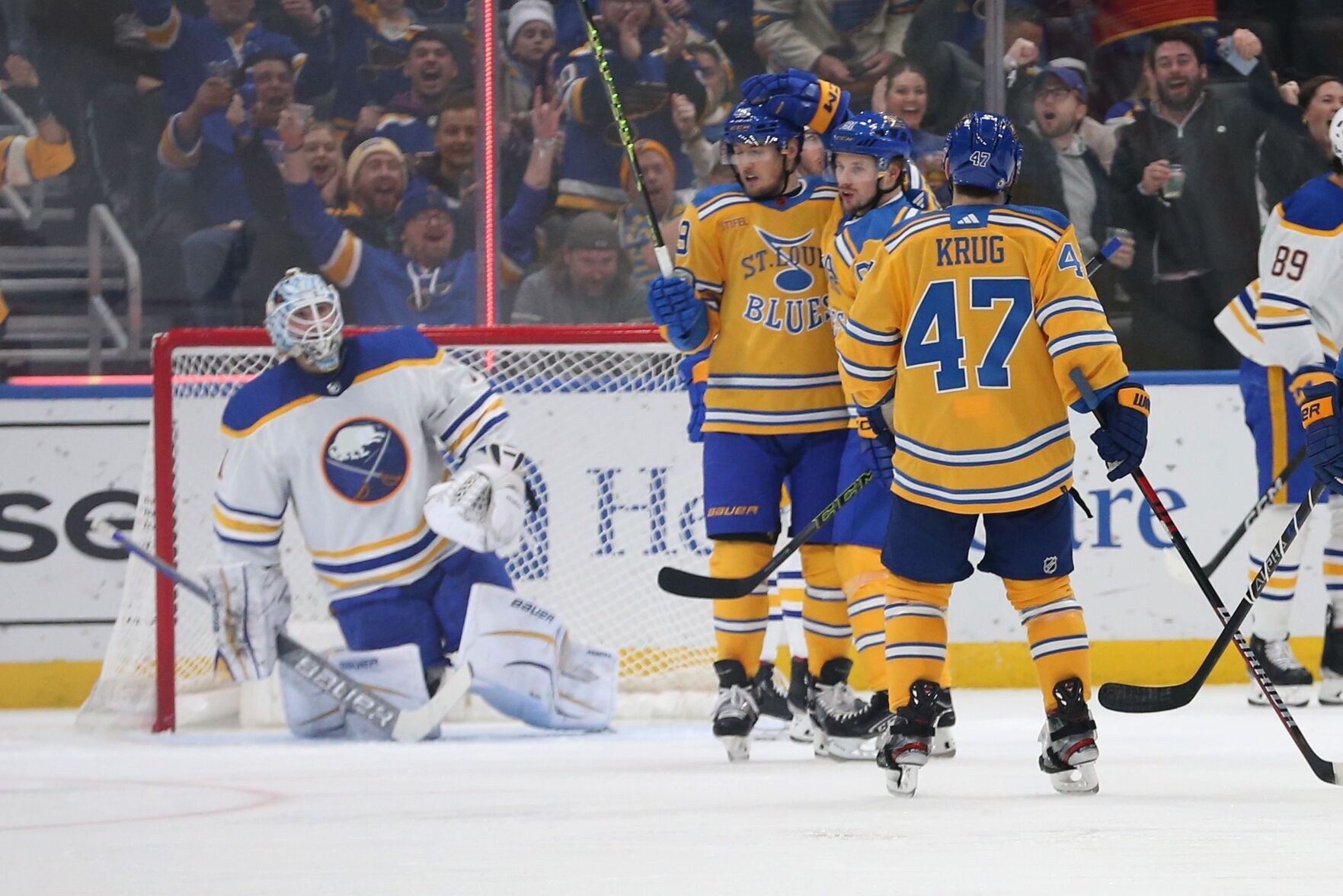 St. Louis Blues take on the Buffalo Sabres